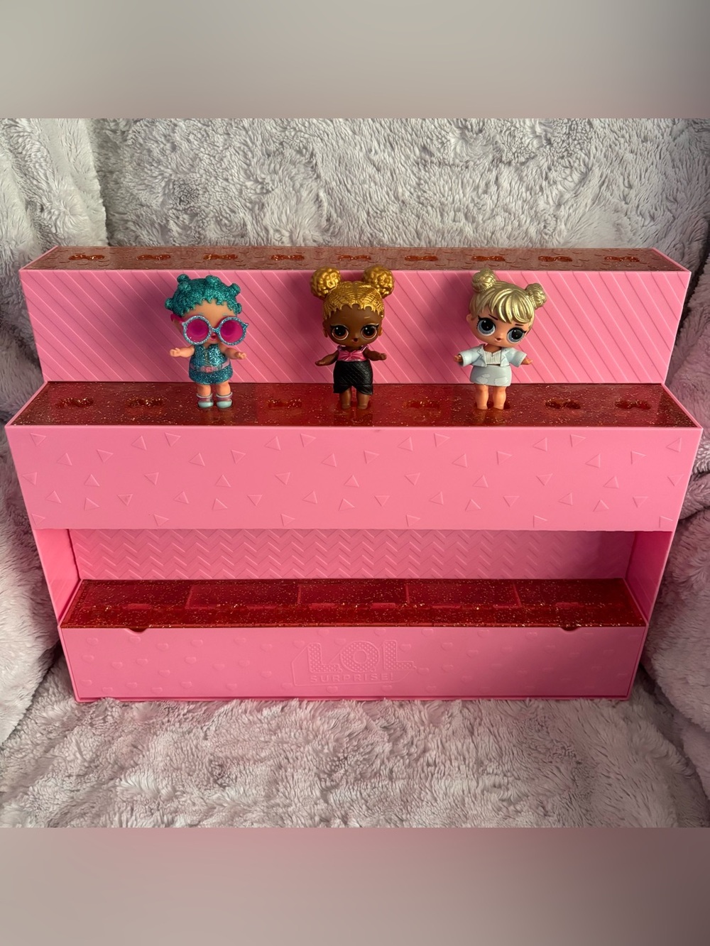 LOL Surprise! Pop-Up Store Display & Play with 3 Dolls